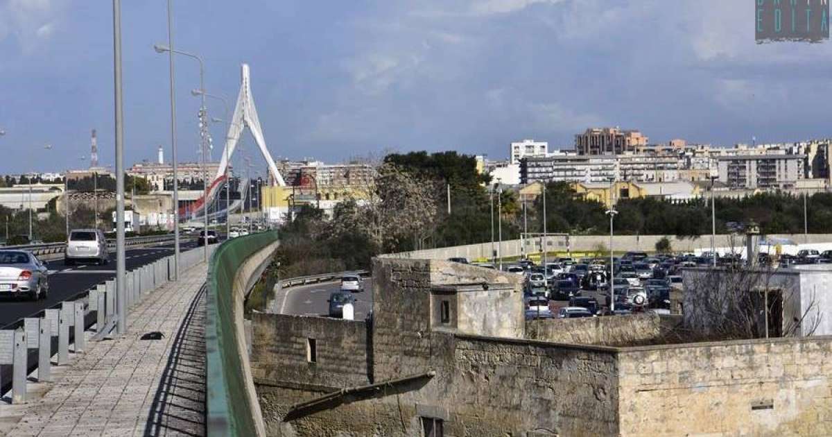 Giostrai, rom, masserie e villette isolate: c'� un mondo nascosto sotto via Tatarella